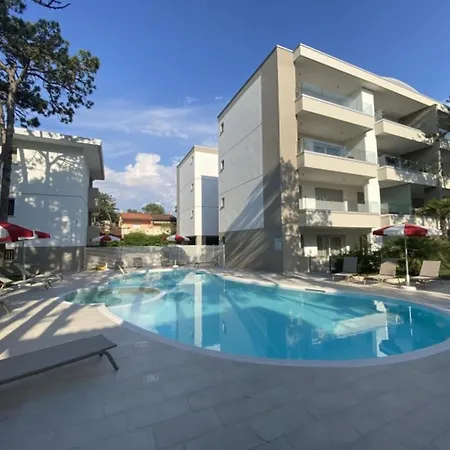 דירה Well-equipped Two-room Flat In A New ביביונה